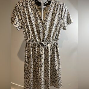 Chic V-Neck Floral Midi Dress